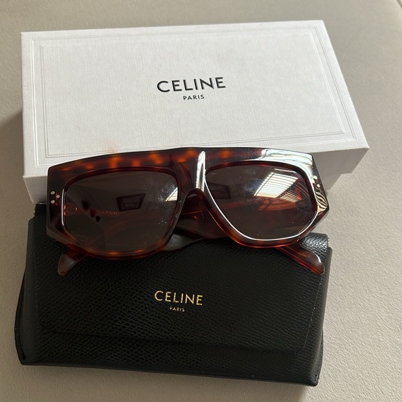 CELINE Sunglasses 😎, 💯  Authentic - Picture 6 of 7